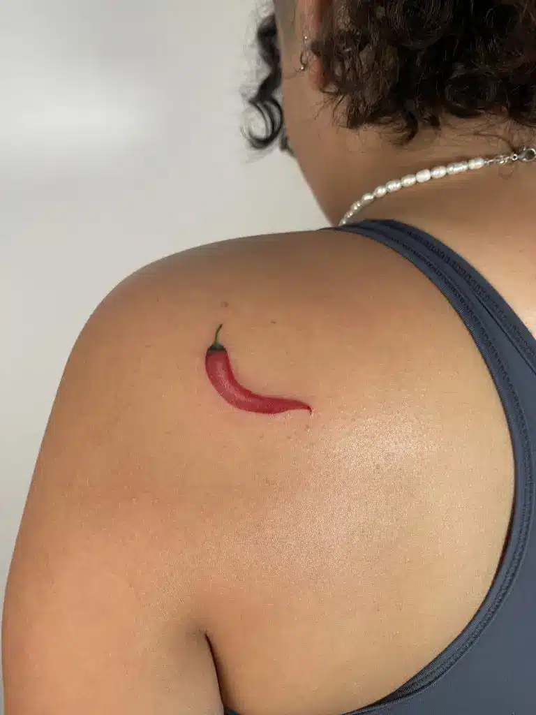 קעקועים קטנים ליד